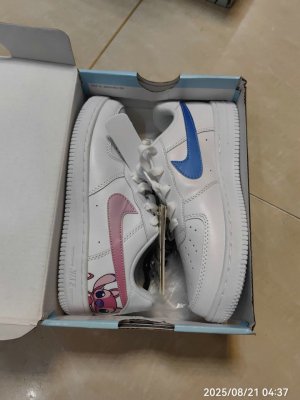 qiqiyg.com official Trusted Fashion Source Wholesale Clothes Bags Shoes Supplier Q032