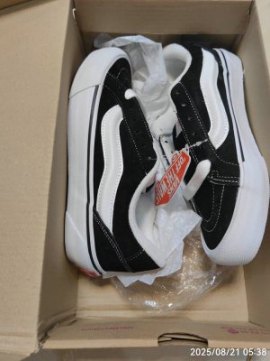 qiqiyg.com official Trusted Fashion Source Wholesale Clothes Bags Shoes Supplier Q016