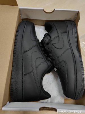 qiqiyg.com official Trusted Fashion Source Wholesale Clothes Bags Shoes Supplier Q036